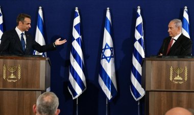 Uzmanlar, soykırımcı Netanyahu ile bir araya gelen Miçotakis'i tarihin yargılayacağını belirtti