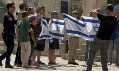 Filistin topraklarını gasbeden İsrailliler, Mescid-i Aksa'ya baskın düzenledi