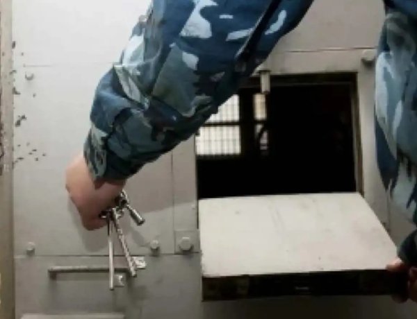 Özbekistan'da 615 mahkum için af kararı