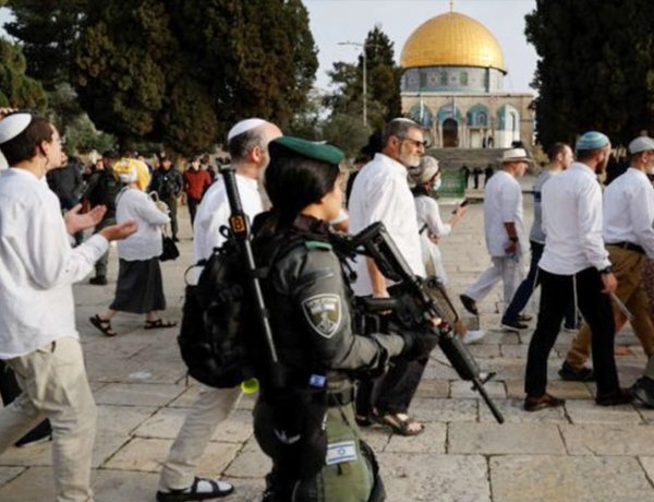 Siyonist Yahudiler Mescid-i Aksa'ya baskın düzenledi