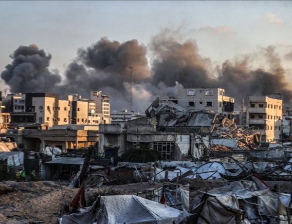 Katil İsrail Gazze'de ateşkesi ihlal ederek 1'i çocuk 3 Filistinliyi şehit etti