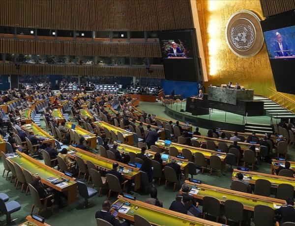 BM, İsrail'in Gazze'ye insani yardımlara tam izin vermesini talep eden karar tasarısını kabul etti