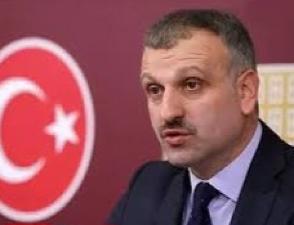 Saral'dan Sabancı Üniversitesi’ne 'Cuma Namazı' tepkisi