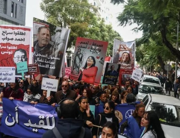 Tunus'ta toplu açlık grevi: "Zindanlar direniş alanına dönüştü"