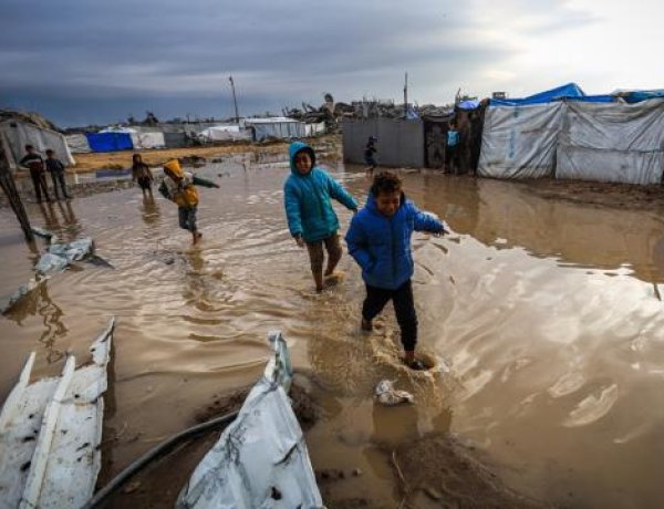 Katil İsrail'in Gazze'de 2025'te hayati sektörlere verdiği doğrudan zarar 33 milyar doları aştı