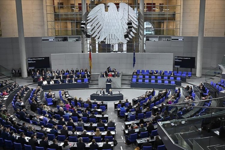 Almanya'nın tartışmalı emeklilik tasarısı mecliste onaylandı