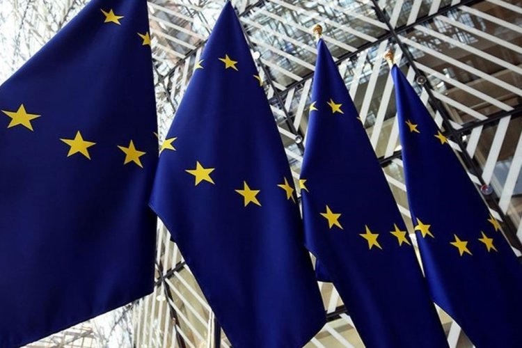 AB, Musk'ın açıklamalarına rağmen X platformunda kalmaya devam edecek