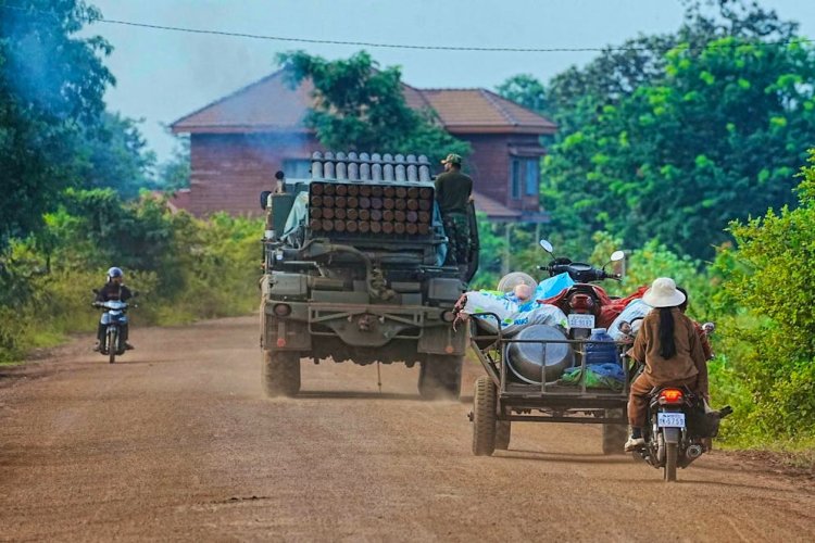Tayland-Kamboçya sınırında şiddet tırmandı: Çatışmalar binlerce kişiyi yerinden etti
