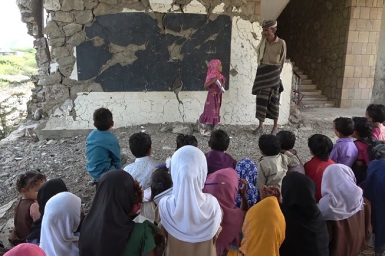 Yemen'de süren iç savaş eğitimi çökertti, öğrencilerin hayallerini 'enkaz altında' bıraktı