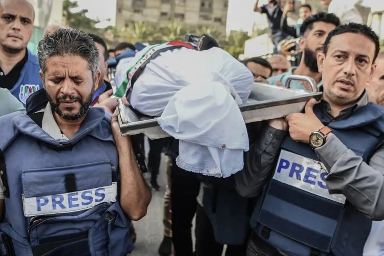 ABD'li Senatör Sanders'tan, katil İsrail'in katlettiği gazeteciler için soruşturma çağrısı