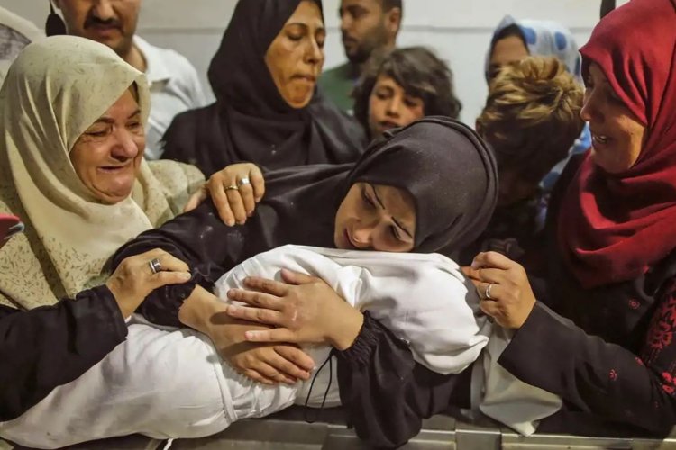 Katil İsrail'in Gazze'ye saldırılarında can kaybı 70 bin 665'e yükseldi