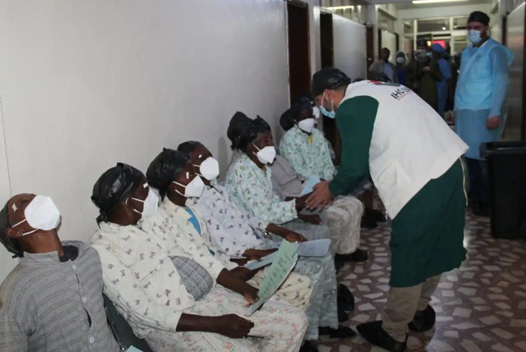 IHO EBRAR'dan Etiyopya'da katarakt ameliyatı ve kanser hastası çocuklara nakdi destek