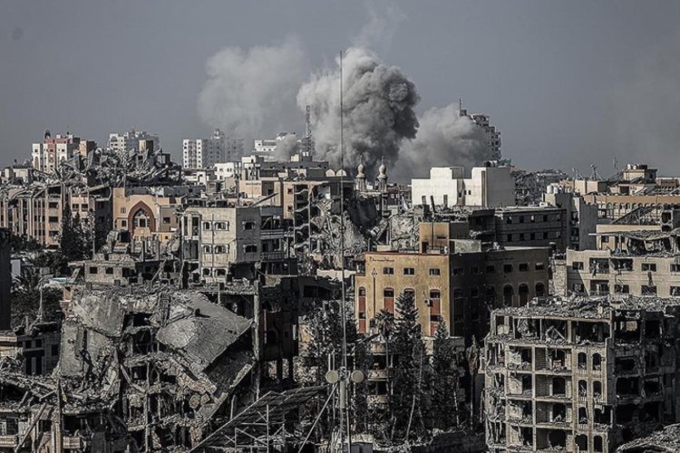 Gazze'de ateşkes sonrası planlı yıkım sürüyor