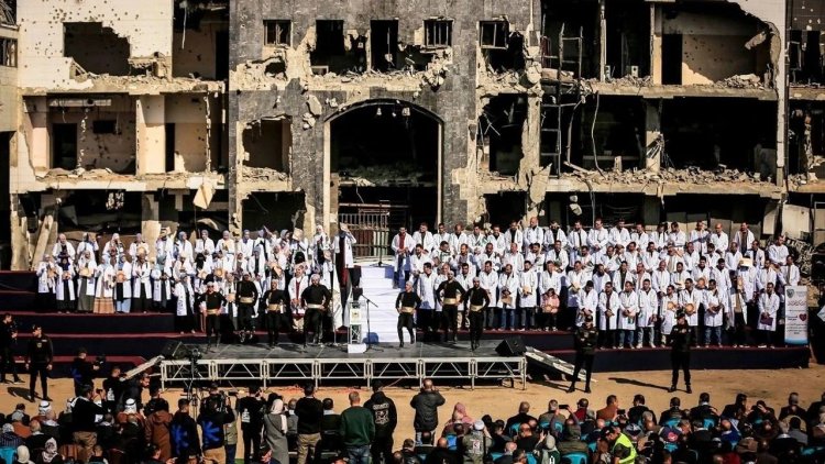 Gazze’de yıkımın ortasında umut: Şifa Hastanesi’nde 168 doktor mezun oldu