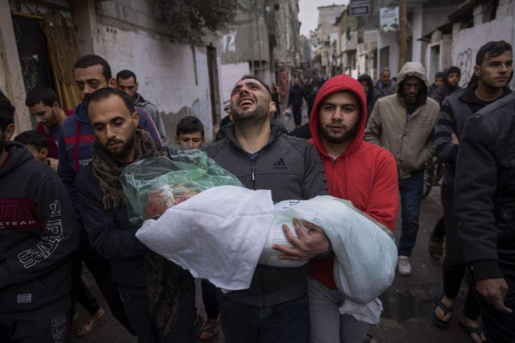 Katil İsrail, ateşkesten bu yana Gazze'de 405 Filistinliyi katletti