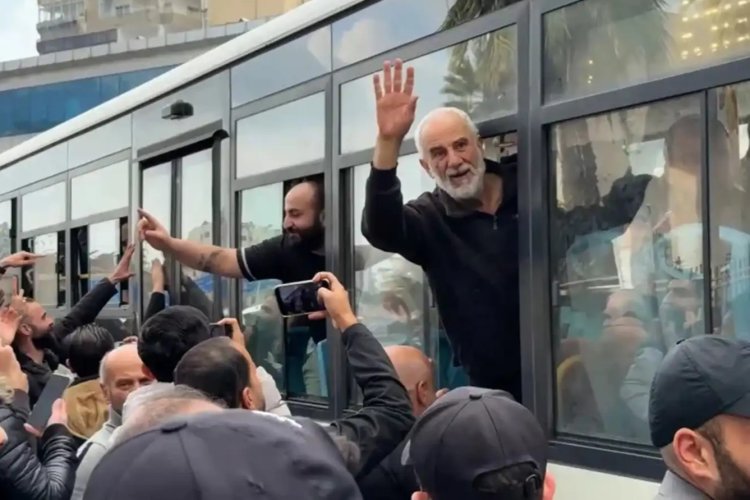 Suriye 70 eski askeri serbest bıraktı