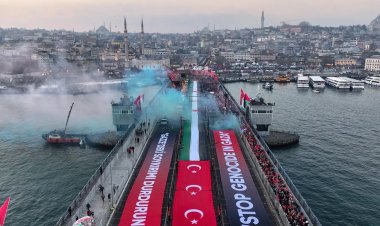 İstanbul'da 'Sinmiyoruz, susmuyoruz Filistin'i unutmuyoruz' yürüyüşü