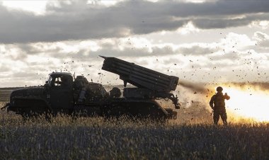 Ukrayna'da savaşın sonlandırılması için müzakerelerin en zor konuları 2026'ya devredildi