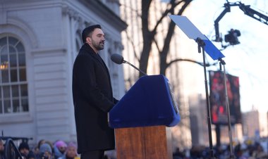 New York'un ilk Müslüman Belediye Başkanı Mamdani, halka açık törende yemin etti
