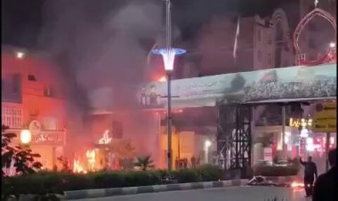 İran'daki protestolarda camiler kundaklandı