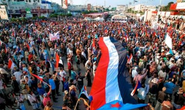 Aden ve Mukalla’da Güney Geçiş Konseyi’ne destek gösterileri