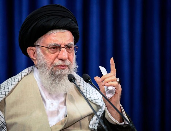 İran Lideri: Trump ve vandalları İslam Cumhuriyeti’ni yıkamayacak