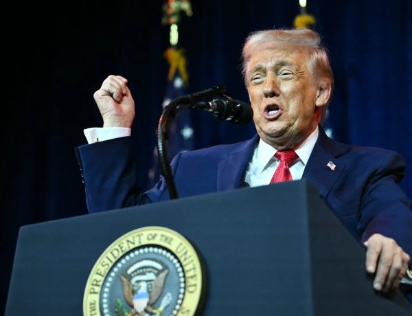 Trump’tan İran’da şiddeti tırmandıran açık kışkırtma: “Kurumları ele geçirin, yardım yolda”