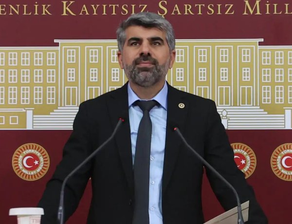 HÜDA PAR Milletvekili Dinç'ten dizilerde alkol kullanımının özendirilmesine ilişkin soru önergesi