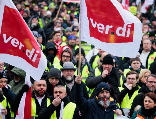 Almanya’da kamu çalışanları uyarı grevi yaptı