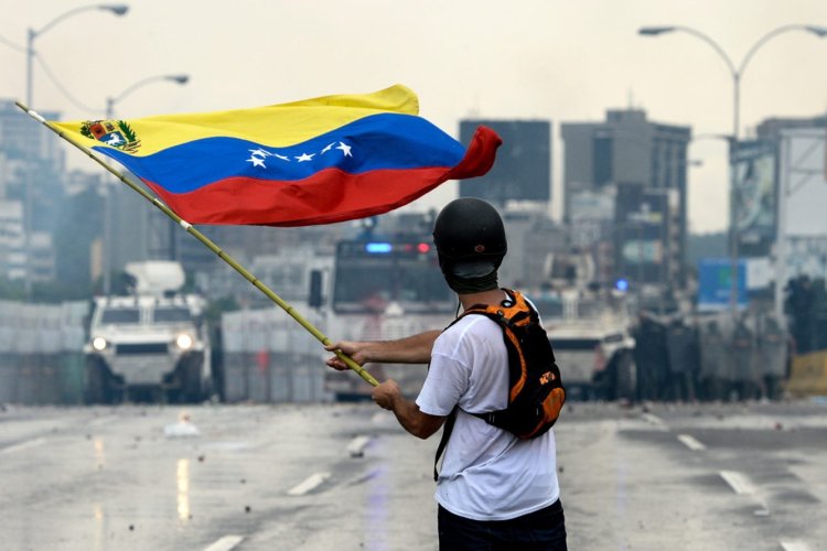 Uzmanlara göre, ABD'nin Maduro operasyonu yönetim değişikliğini hedefliyor