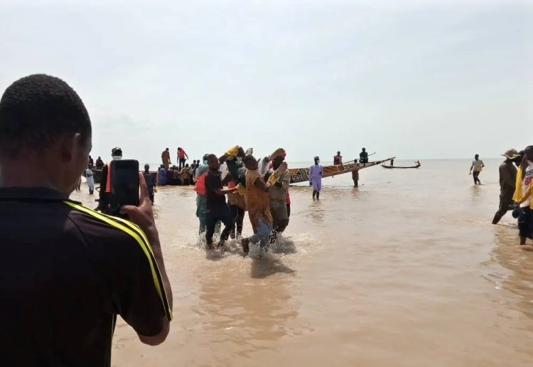 Nijerya'da yolcu teknesi alabora oldu: 25 ölü