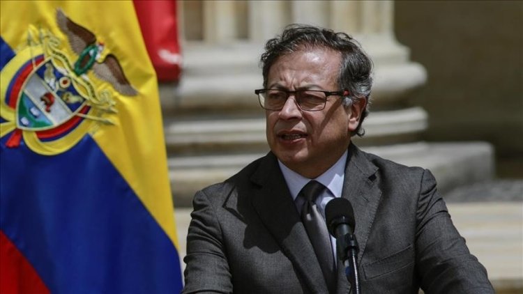 Petro’dan orduya emir: ABD bayrağını öne koyan gider