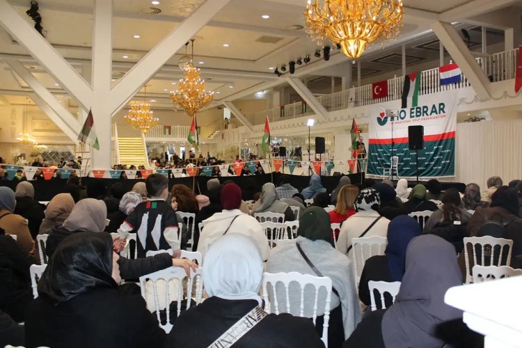 Hollanda'da Filistin için dayanışma programı düzenlendi