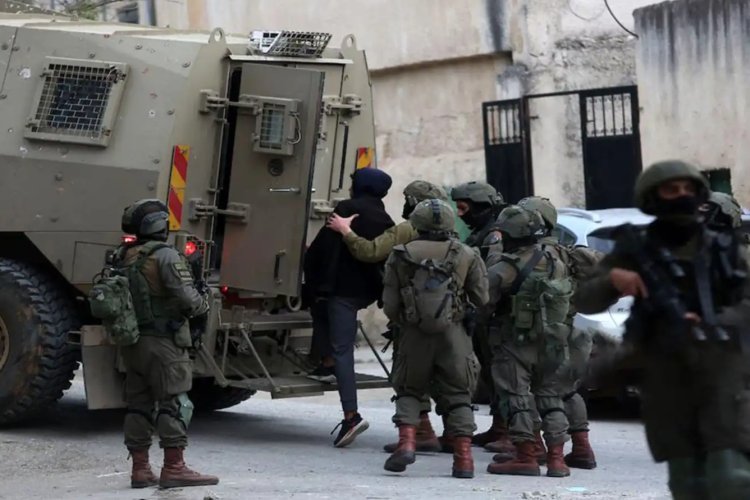 İşgalci İsrail Batı Şeria ve Kudüs'te en az 45 Filistinliyi alıkoydu