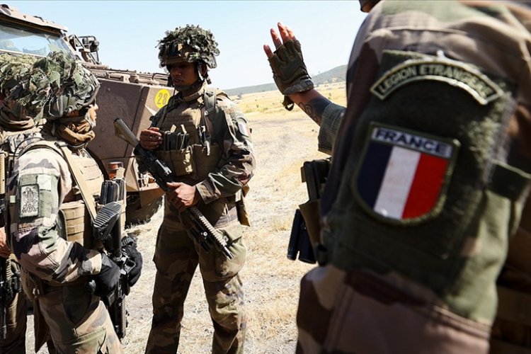 Fransa, müşterek tatbikatlara katılmak için Grönland'a asker gönderdi