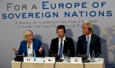 İslam ve göçmen karşıtı Avrupalı liderler Prag'da toplandı