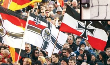 Nazi yanlıları iftar çadırlarına gamalı haç çizdi