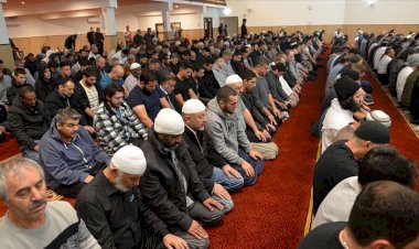 Avustralya'da ilk teravih kılındı