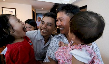 Myanmar'da tutuklu bulunan Reuters muhabirleri serbest kaldı