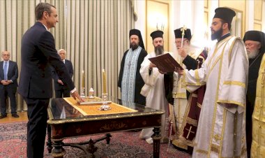 Yunanistan'da yeni başbakan Miçotakis görevi Çipras'tan devraldı