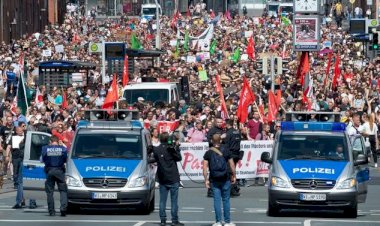Karşı protesto aşırı sağcıları vazgeçirdi