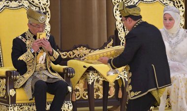 Malezya Kralı Sultan Abdullah törenle tacını giydi