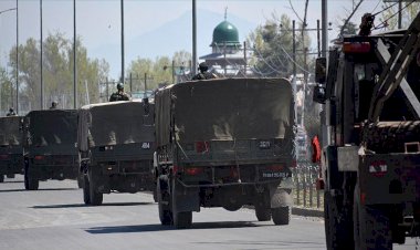Cammu Keşmir'in eski başbakanları tutuklandı