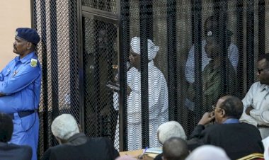 El Beşir, Suudi Prens'ten 25 milyon dolar aldığını itiraf etti