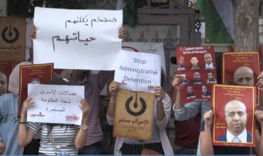 Filistinliler Kızılhaç'ı protesto etti