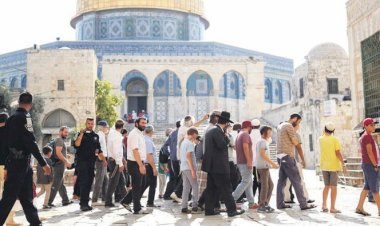 Fanatik Yahudilerden Mescid-i Aksa'ya baskın