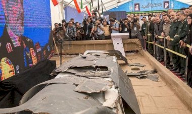 İran ele geçirdiği ABD, İsrail ve İngiltere'ye ait İHA'ları sergiledi