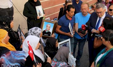 Avrupa Konseyi evlat nöbeti tutan aileleri ziyaret etti