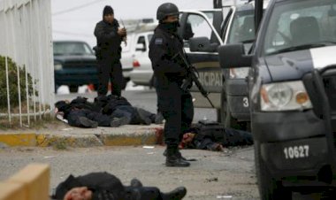 Meksika'da 14 polis memuru pusuya düşürülerek öldürüldü