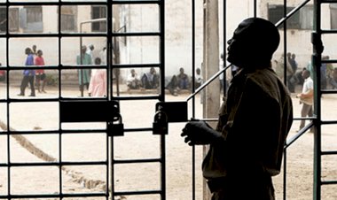 Nijerya'da hapishaneyi sel bastı, 228 mahkum kaçtı